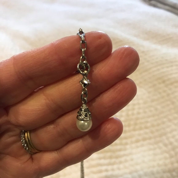 Drop necklace with faux pearl - Picture 7 of 7